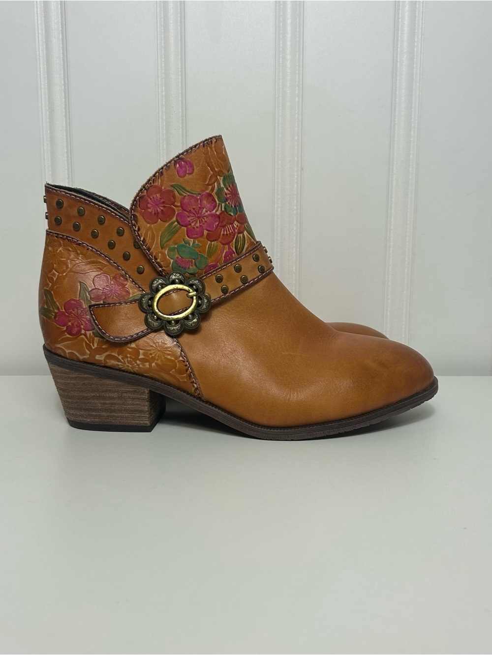 L’artiste by spring step dainty lady Tan leather  ankle booties floral women 10